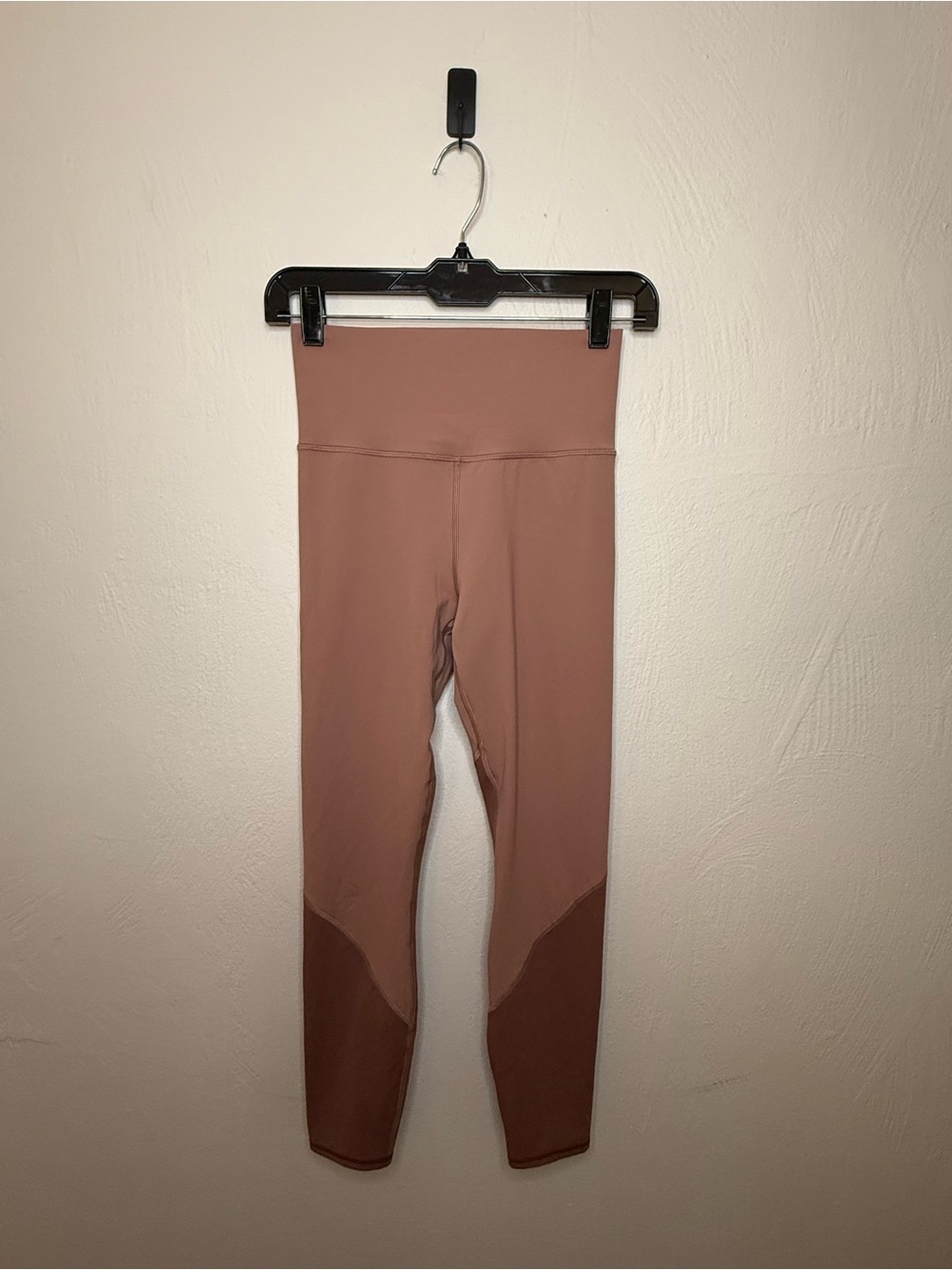 Vuori Women's CB Studio Leggings in Block Terracotta Pink
